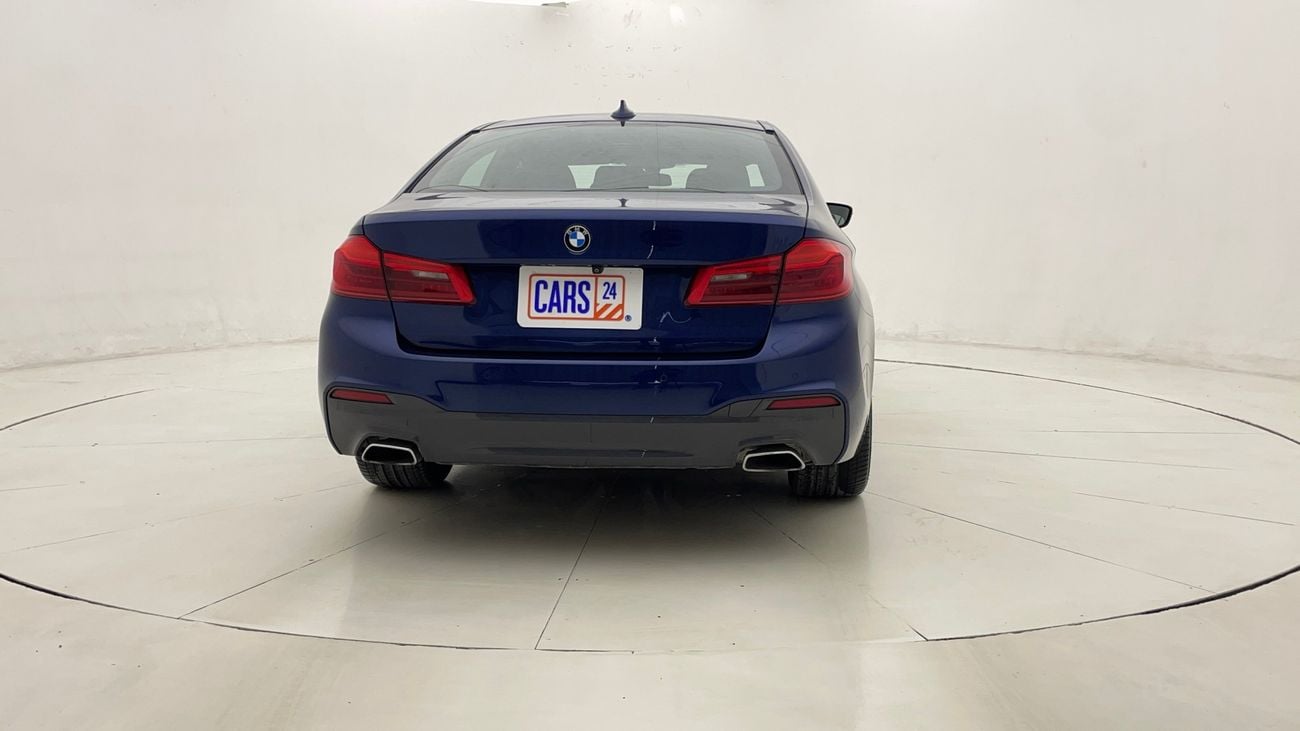 بي أم دبليو 520i M SPORT 2 | بدون دفعة مقدمة | اختبار القيادة في المنزل