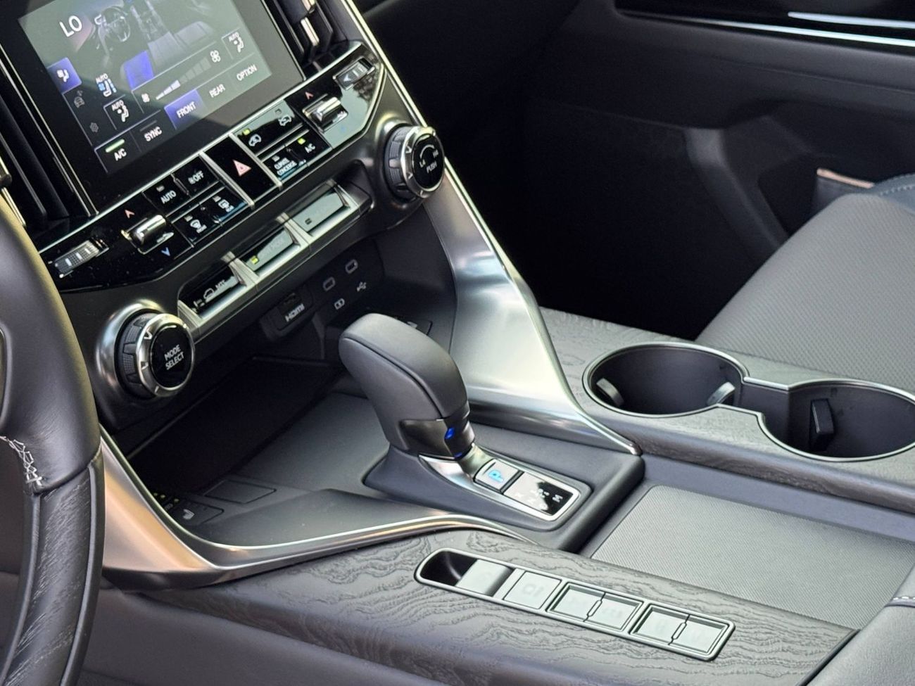 Lexus LX 700h Signature