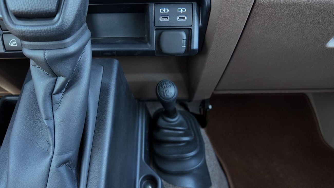 Toyota Land Cruiser TOYOTA LAND CRUISER HARD-TOP (70 SERIES) A/T 4.0L - 2025