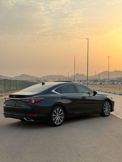 لكزس ES 350 PLATINUM
