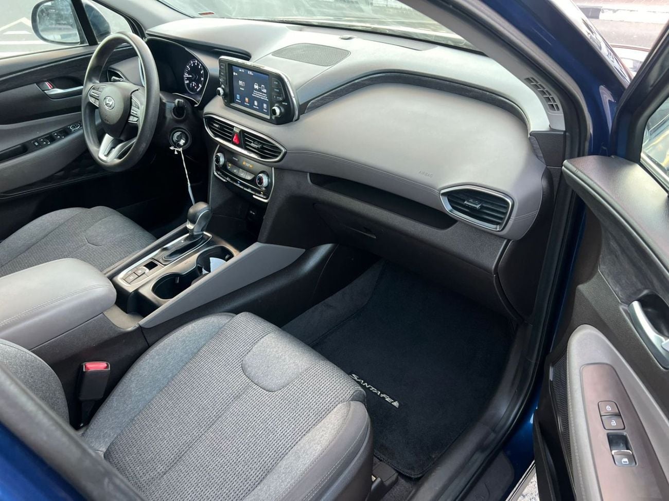 Hyundai Santa Fe STD (NON GCC) 2019 Hyndai Santafe Fe 2.4L V4 FWD - Rear Camera & Sensor