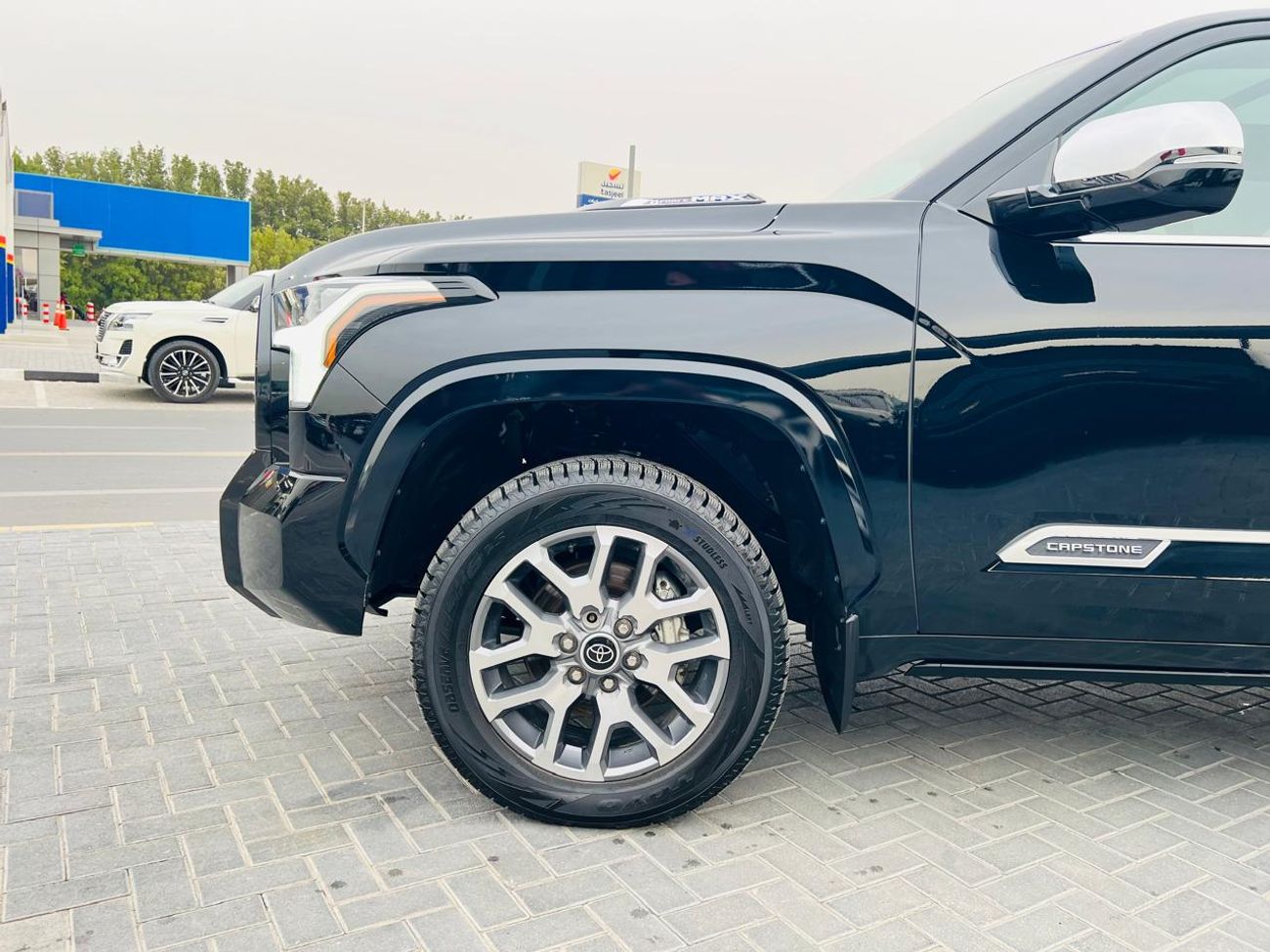 Toyota Tundra CAPSTONE