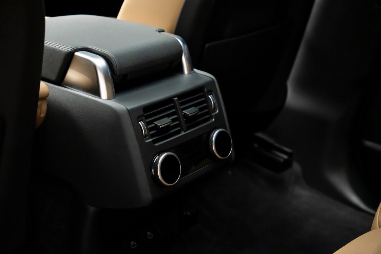 Land Rover Discovery | 2024 | Brand New | Warranty Ava