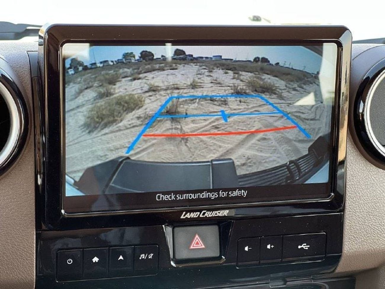 Toyota Land Cruiser 70 LC76 4.0L PTR A/T // 2026 // FULL OPTION WITH FRIDDG , DVD&BACK CAMERA , CRUISE CONTROL // SPECIAL O