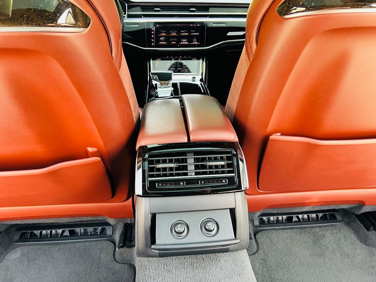 أودي A8 L 60 TFSI quattro 4.0L (460 HP)