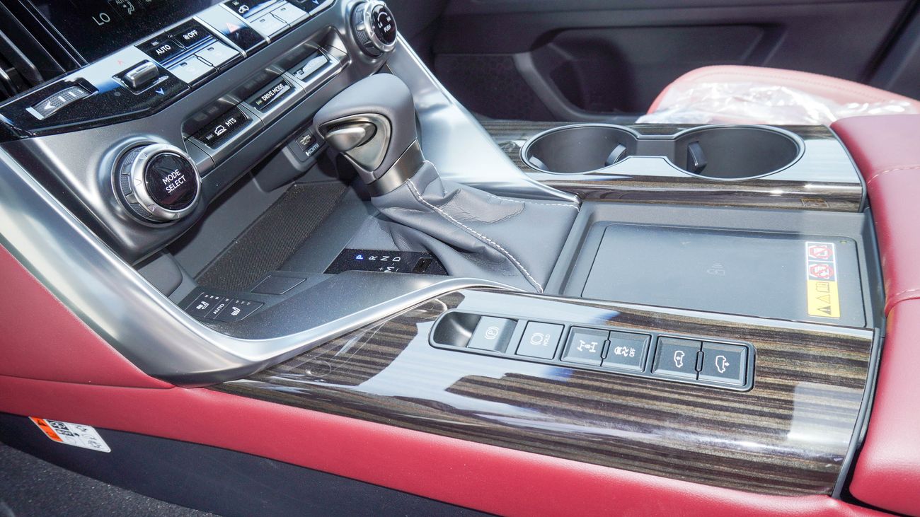 Lexus LX 600 3.5L V6