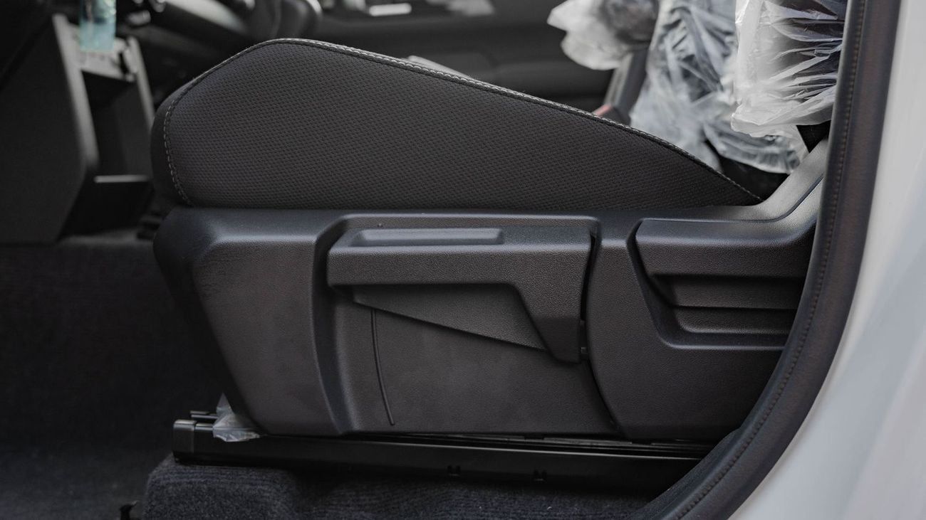 Mitsubishi L200 2025 Mitsubishi L200 GL 2.4L Mt Petrol w/ Screen