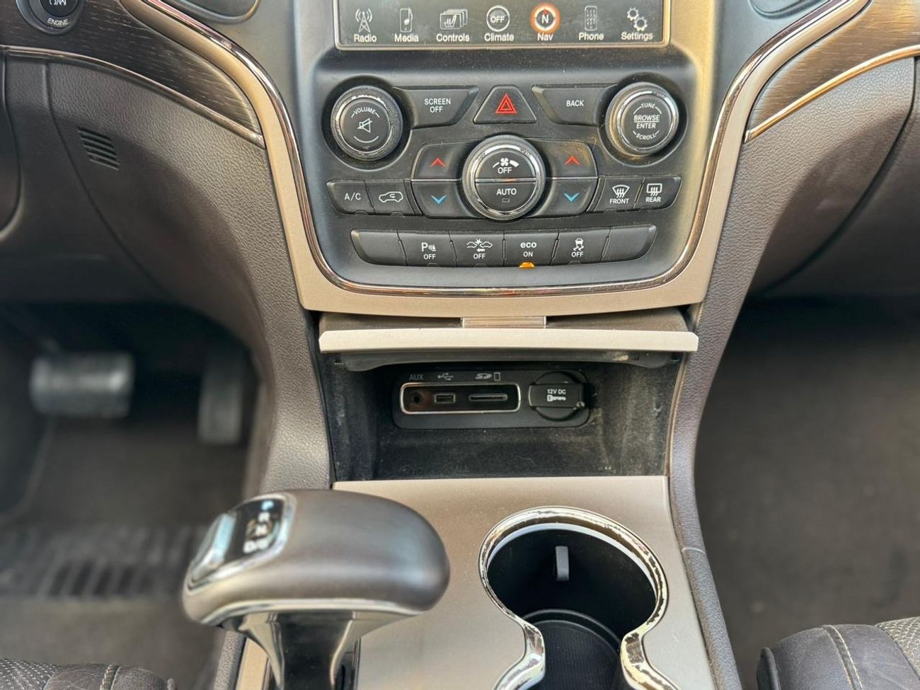 جيب جراند شيروكي Limited 3.6L