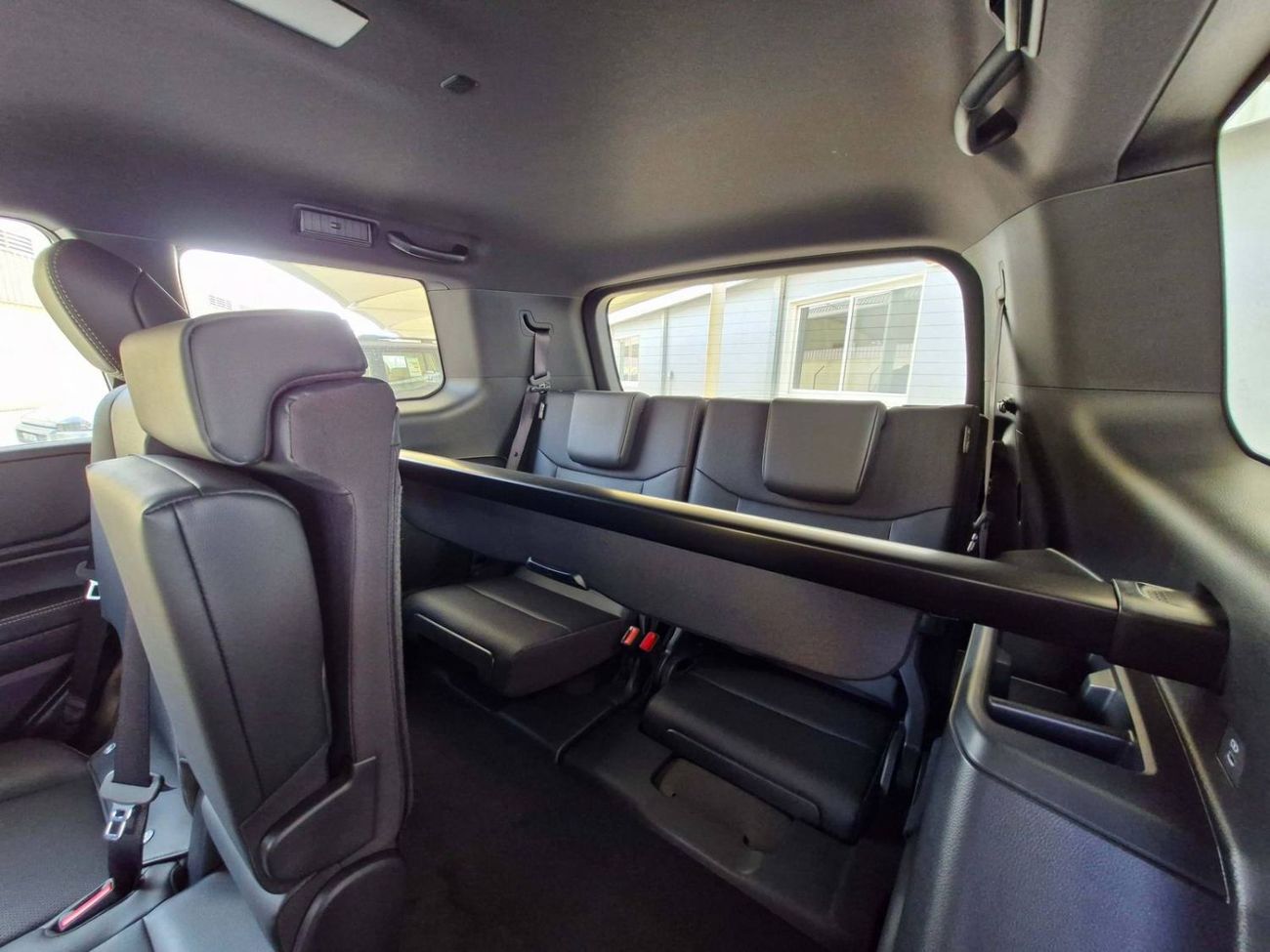 Toyota Prado 2025 TOYOTA PRADO 2.4L SR PETROL AT ALL ROUNDER (O) BRAND NEW 0KM