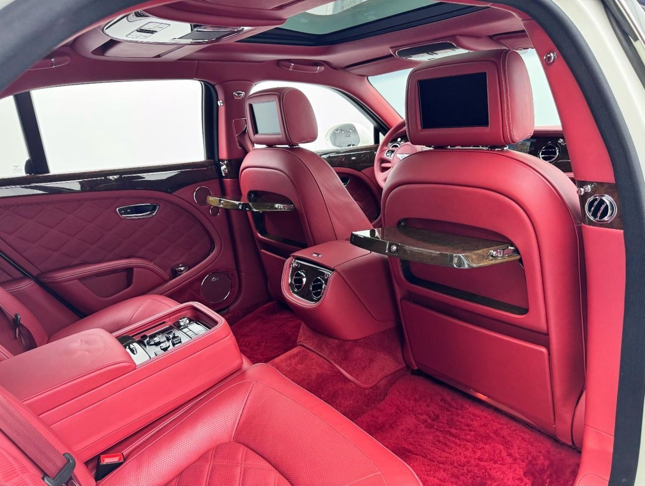 Bentley Mulsanne Speed V8 2016 Bentley Mulsanne Speed, Bentley Service History, Full Options, Very Low Kms, GCC