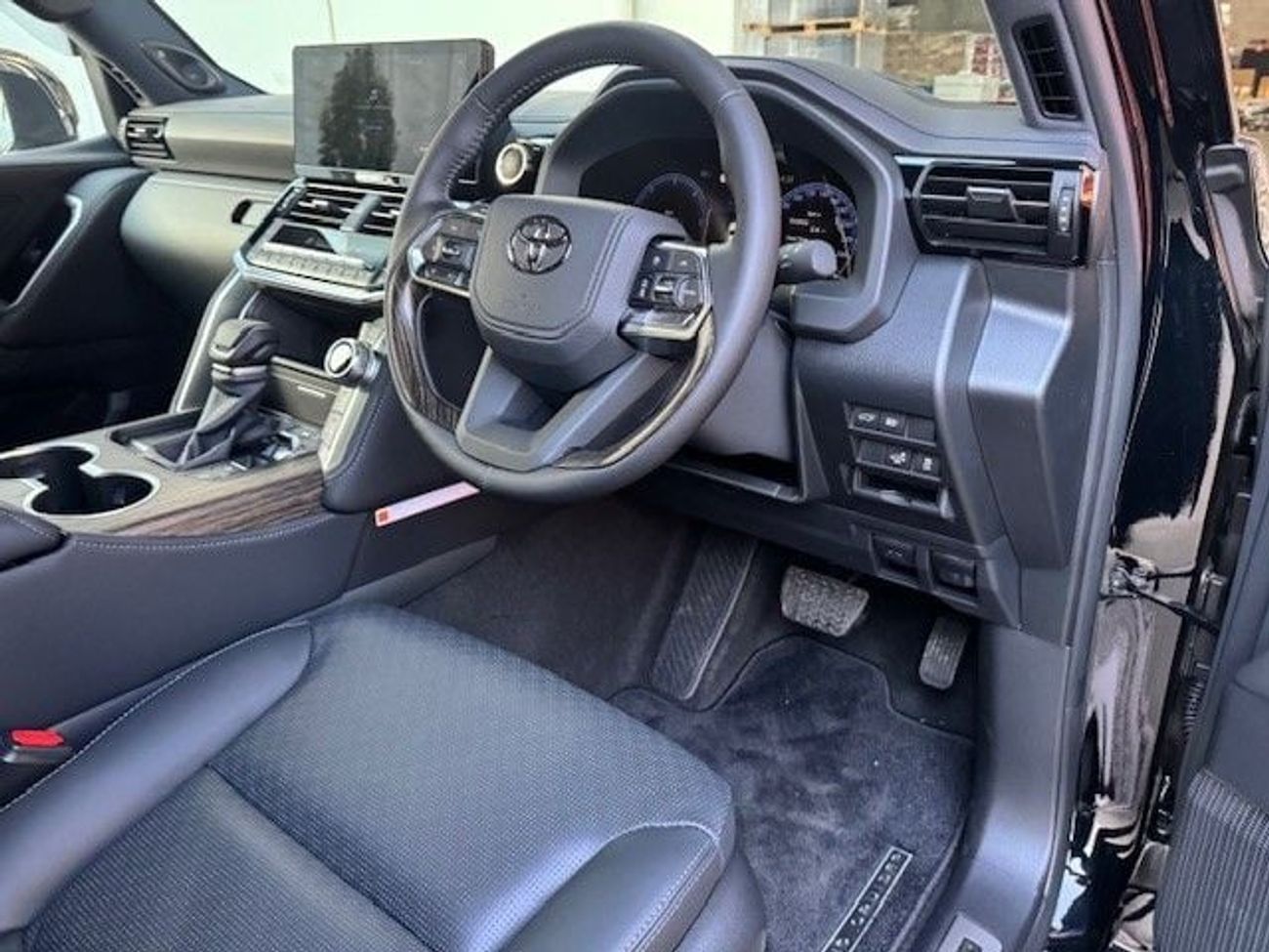 Toyota Land Cruiser SAHARA (NON GCC) Toyota Lc300 Sahara RHD,diesel engine 3.3L ,black colour 2026 brand new