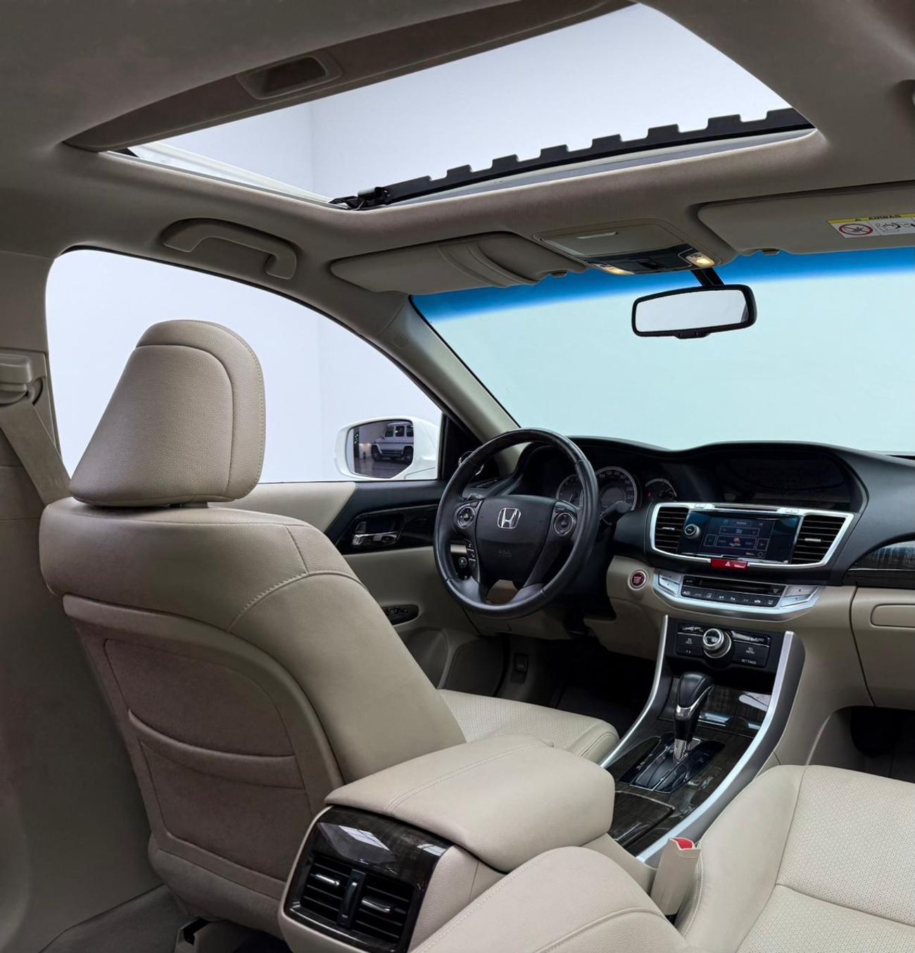 Honda Accord EX 3.5L 2016 Honda Accord V6 EX, Service History, Fully Loaded, Excellent Condition, GCC