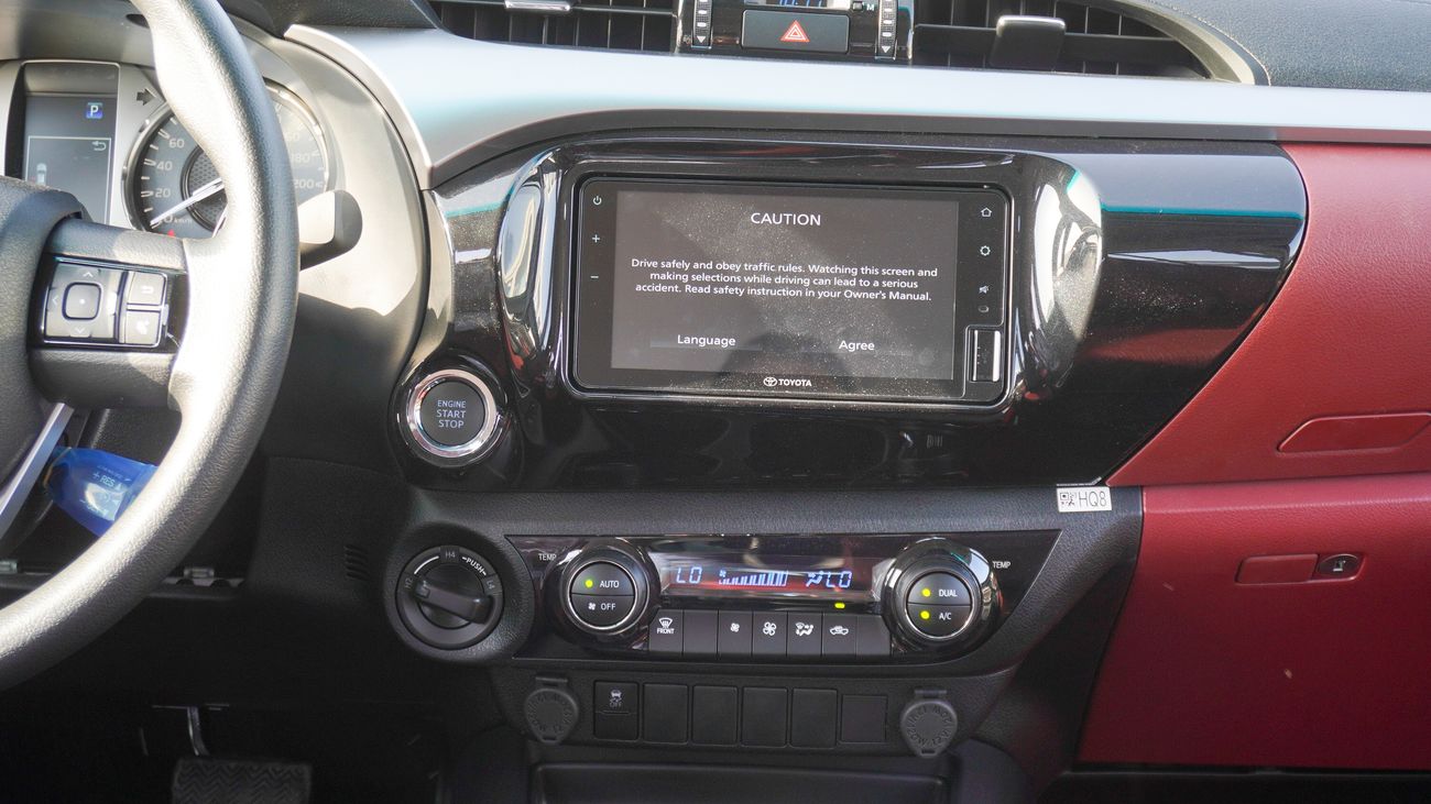 Toyota Hilux SR5 2.7L 4WD A/T