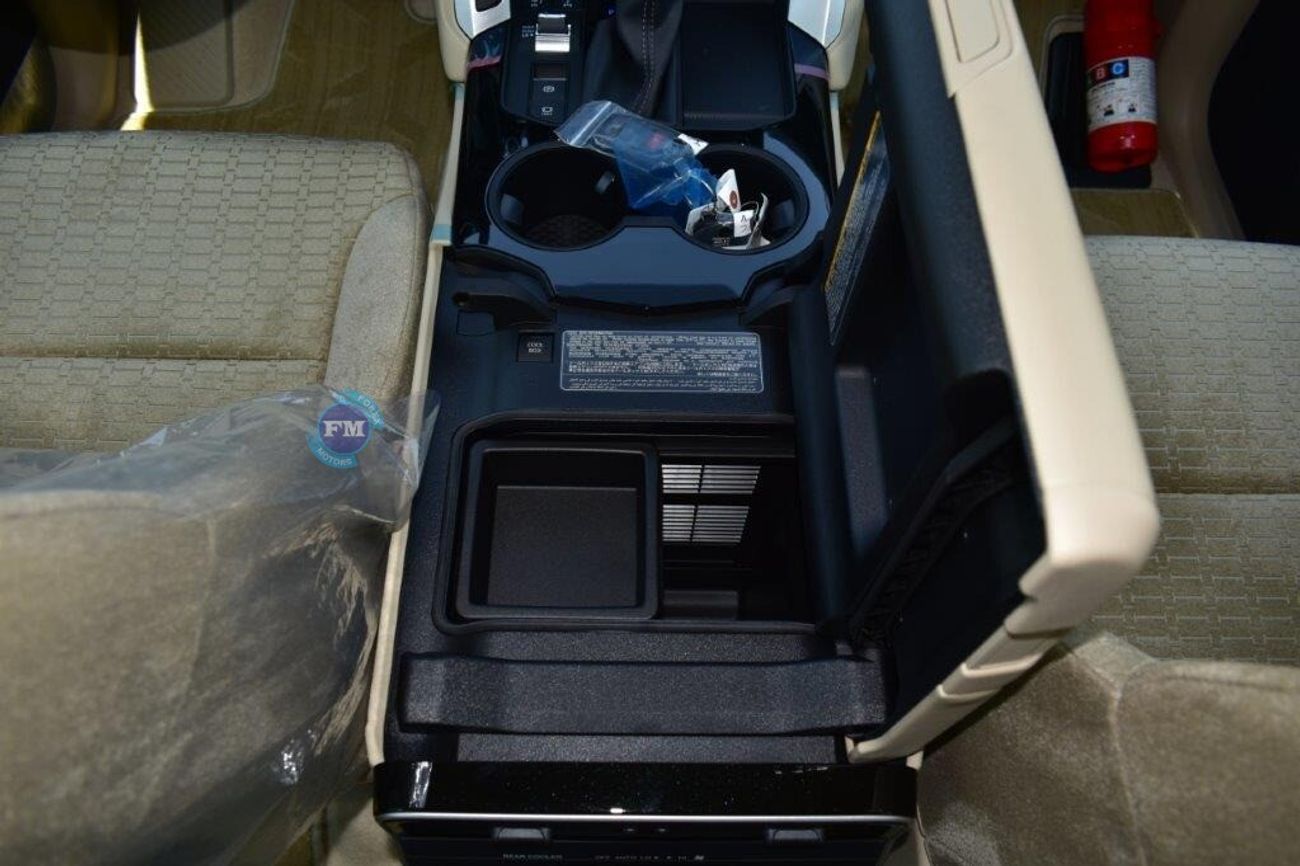 تويوتا لاند كروزر 300 GXR 3.5L Petrol