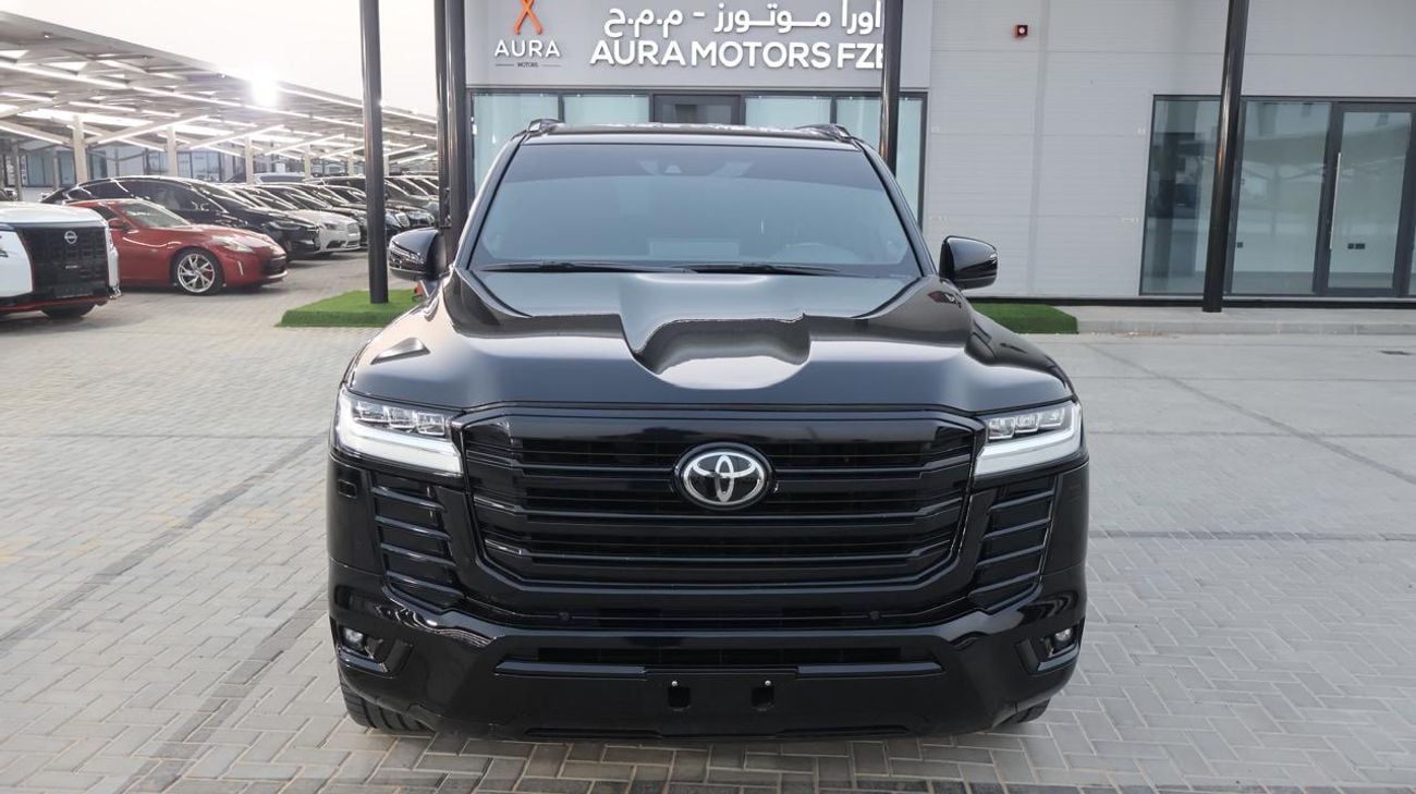 Toyota Land Cruiser BLACK EDITION Well Maintained . Original Mileage. Still under Service Contract  to 125000 KMs. Al Futtaim Warranty