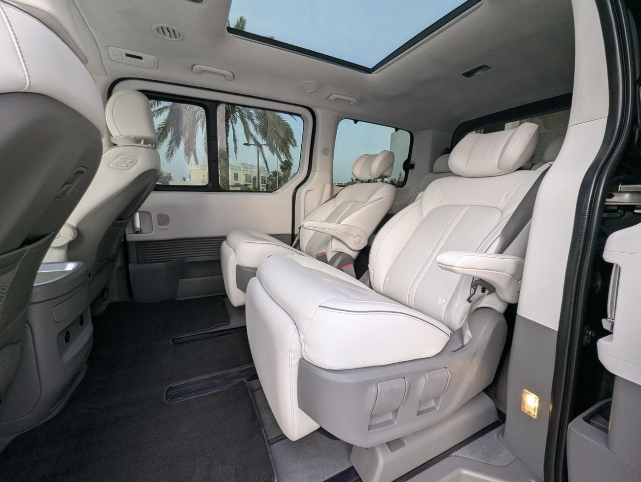 هيونداي ستاريا Hyundai staria 2022 LHD black colour