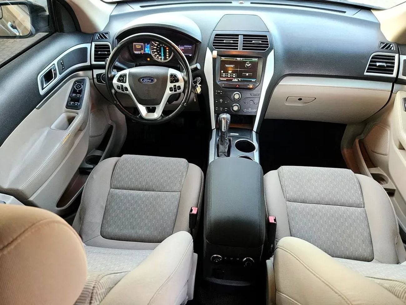 فورد إكسبلورر GCC Premium Condition 7 Seater SUV