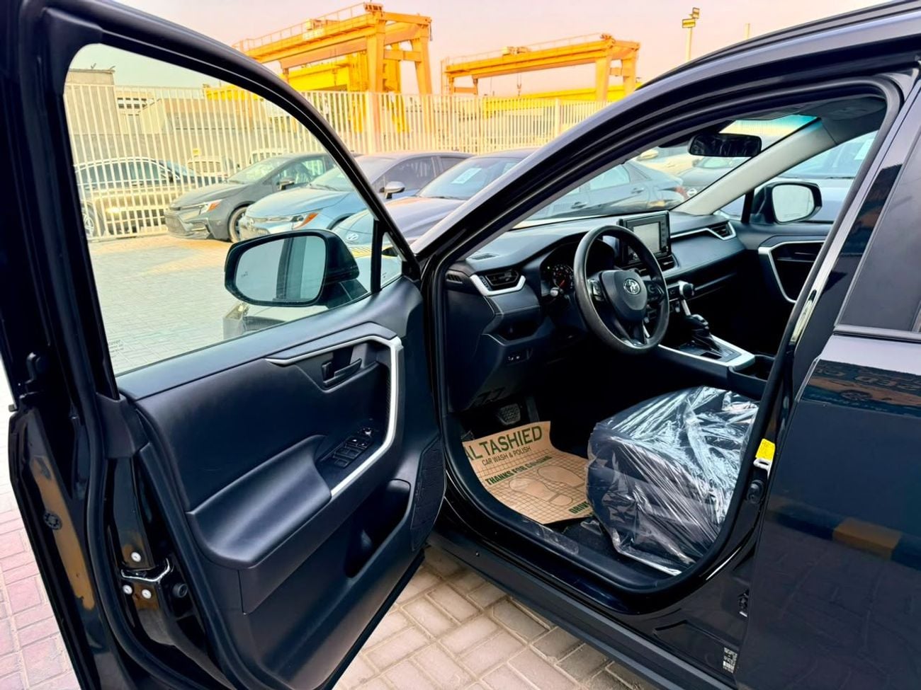 Toyota RAV4 2020 Toyota RAV4 LE 4x4 / AWD – Black   Mileage: 80,049  Engine: 2.5L 4-Cylinder Gasoline Horsepower