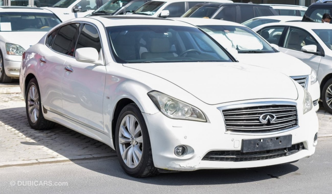 Infiniti M56