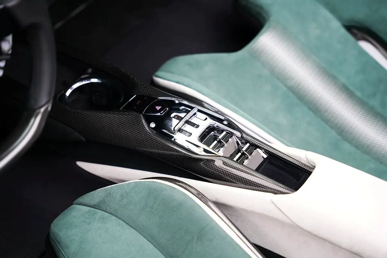 فيراري 296 GTS CAVALCADE EDITION 1 OF 10 WITH 7 YEARS SERVICE CONTRACT