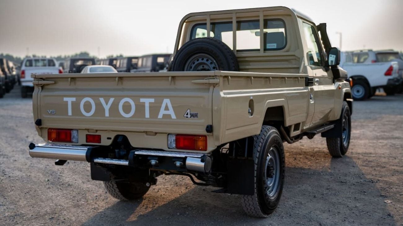 تويوتا لاند كروزر بيك آب 4.0L Single Cabin | Automatic | Petrol | Four Wheel Drive | 2 Doors | V6