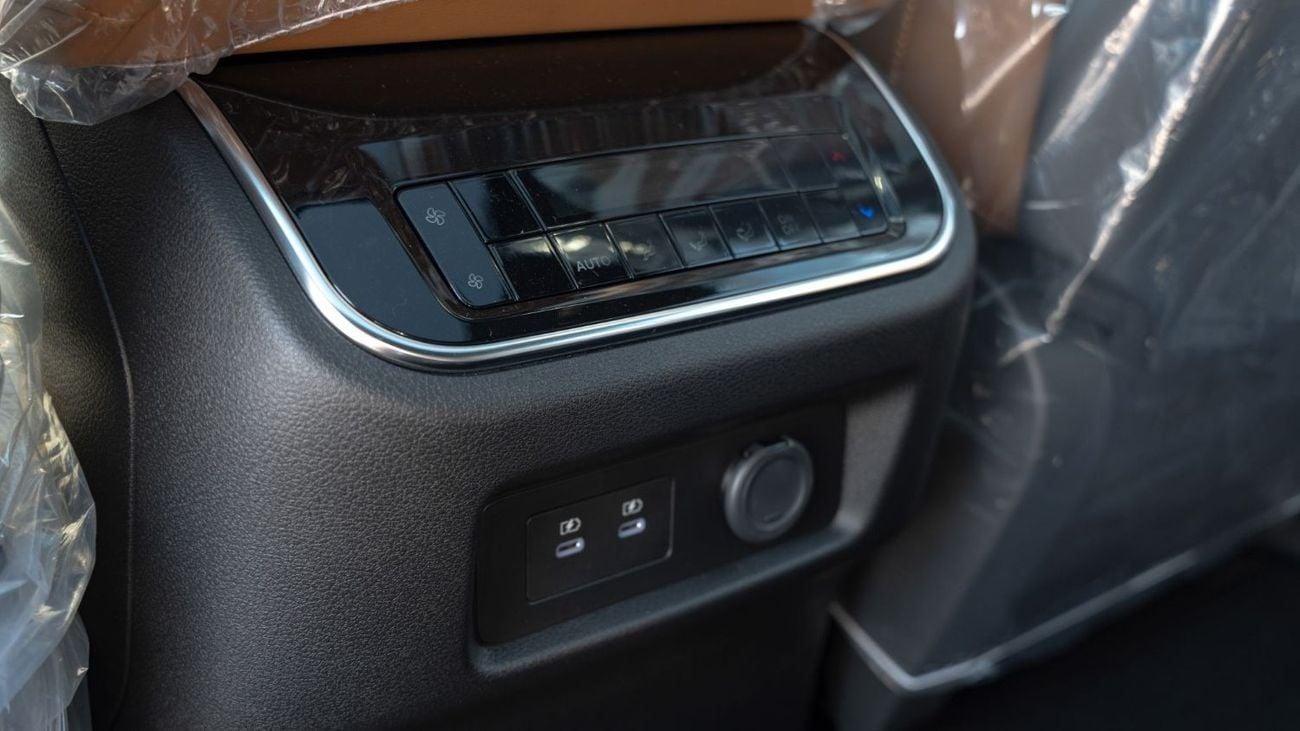 Nissan Patrol 2026 Nissan Patrol SE Platinum 3.8L AT Petrol (White-Tan) (Export Only)