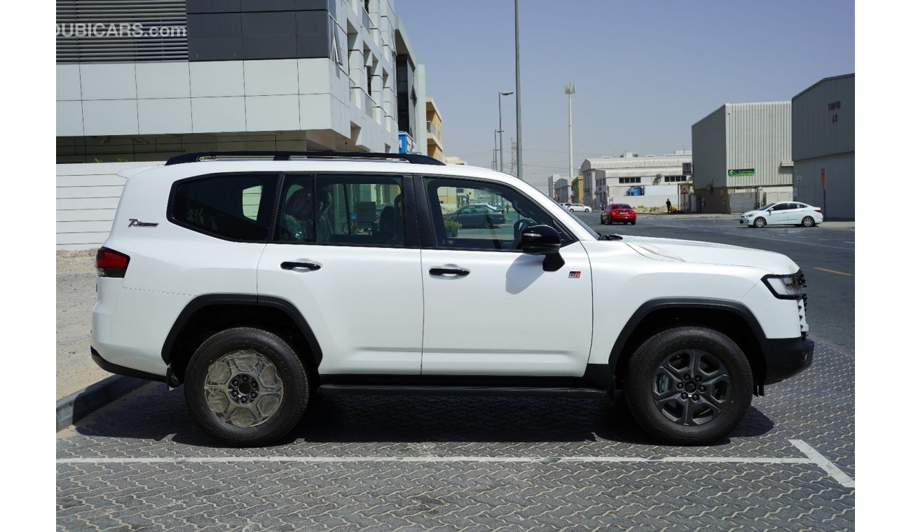 Toyota Land Cruiser GR SPORT DIESEL 2022 FULL OPTION GCC SPECS ( REAR SCREEN / RADAR / 7 SEATS )