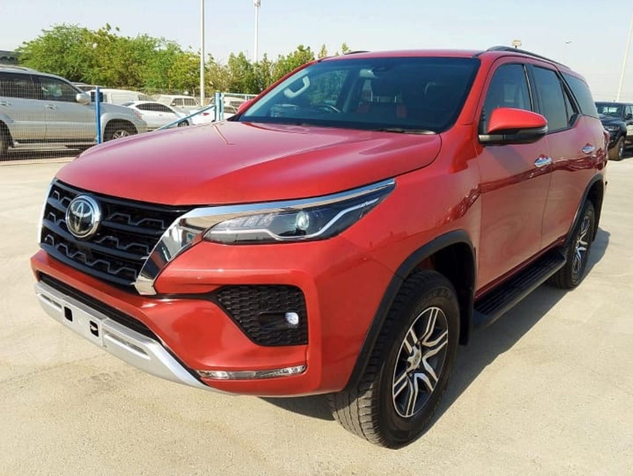 Toyota Fortuner VX-RHD-4WD-2.8L-Automatic-Diesel-7 Seats-5 Doors