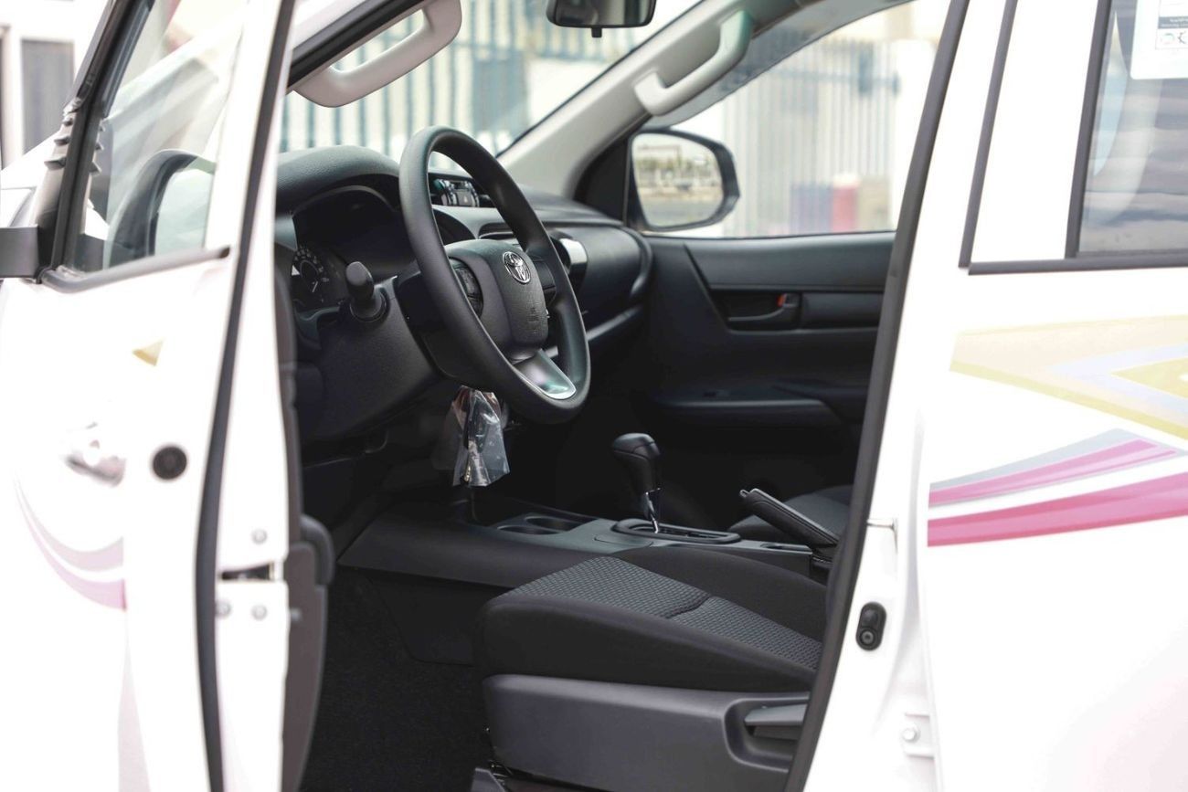 تويوتا هيلوكس 2025 TOYOTA HILUX LOW 2.4 - PLATINUM WHITE PEARL inside BLACK | Export Only