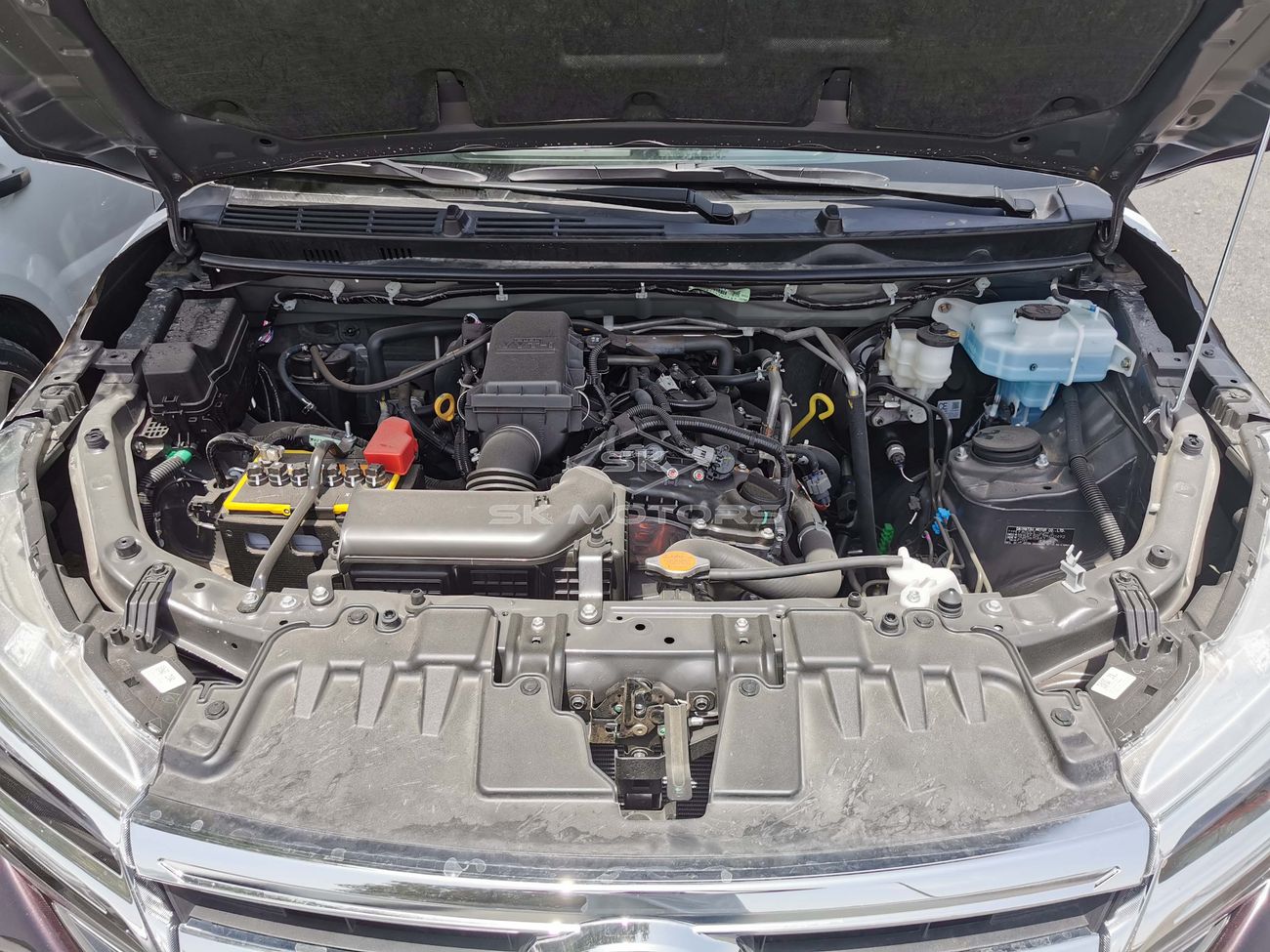 Toyota Rush 1.5L, 17" Rims, Front & Rear A/C, Fabric Seats, Parking Sensor Rear, Xenon Headlight (CODE # TRGC05)