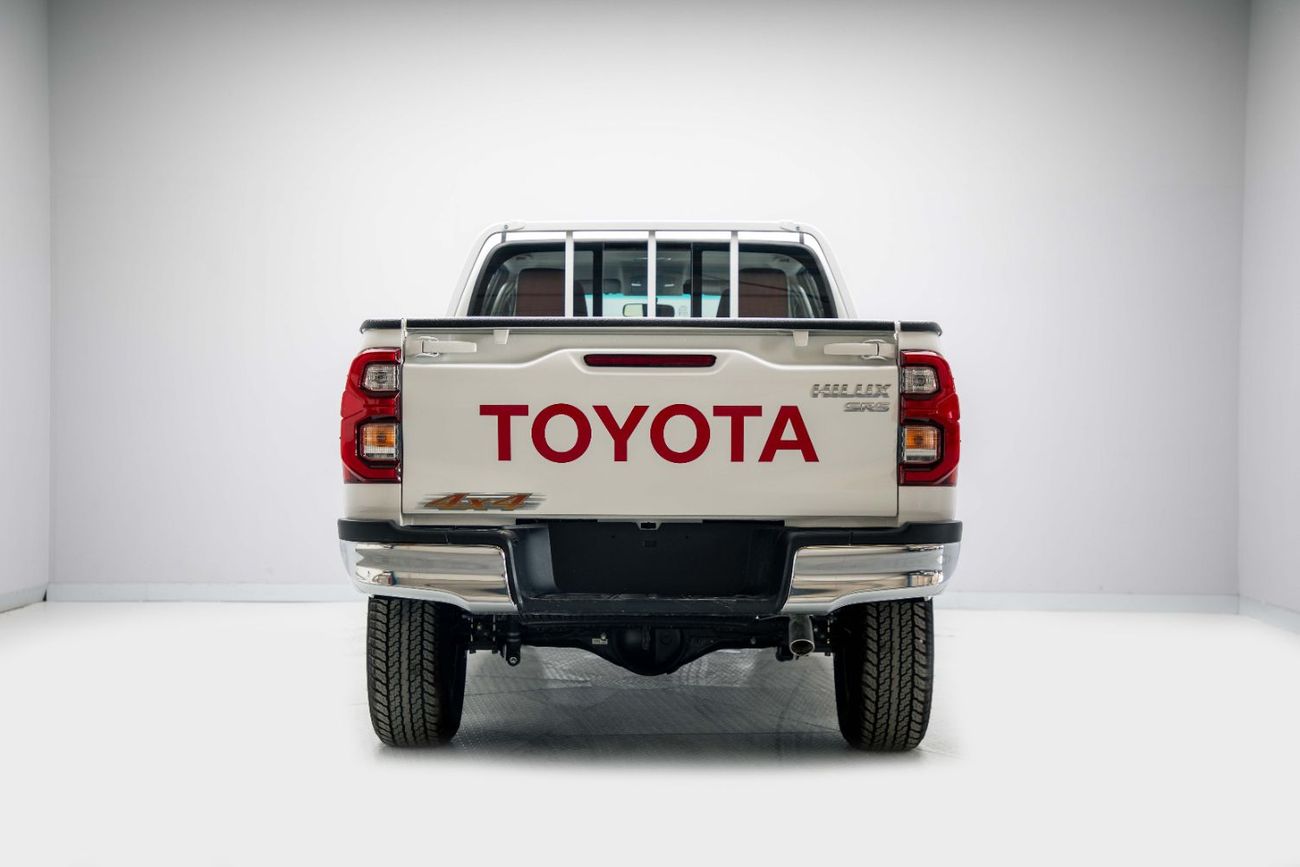 Toyota Hilux HI 2.7L – White Inside Maroon | Export Only