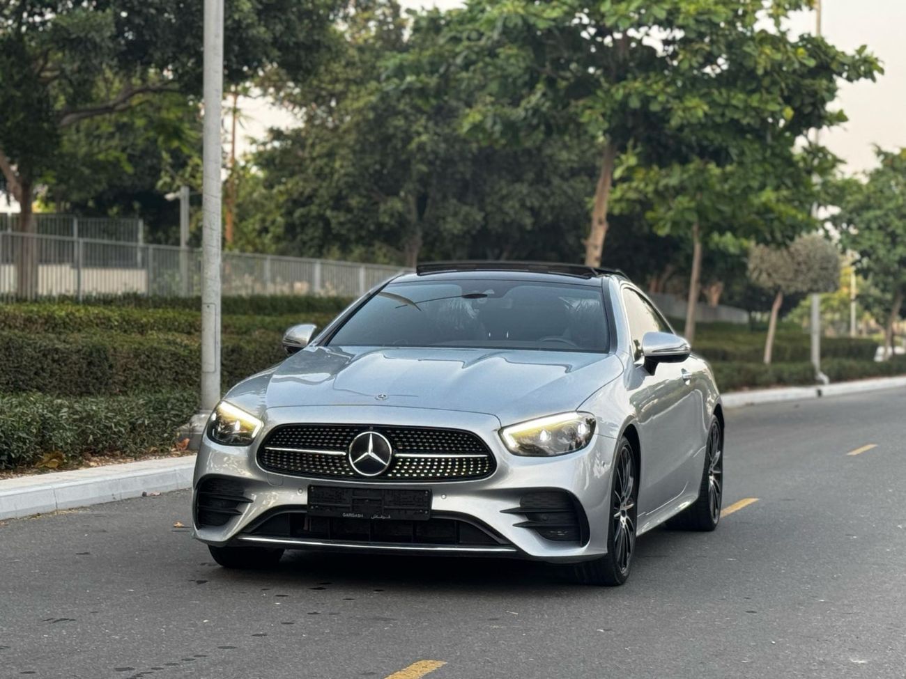 Mercedes-Benz E200 Premium 2.0L