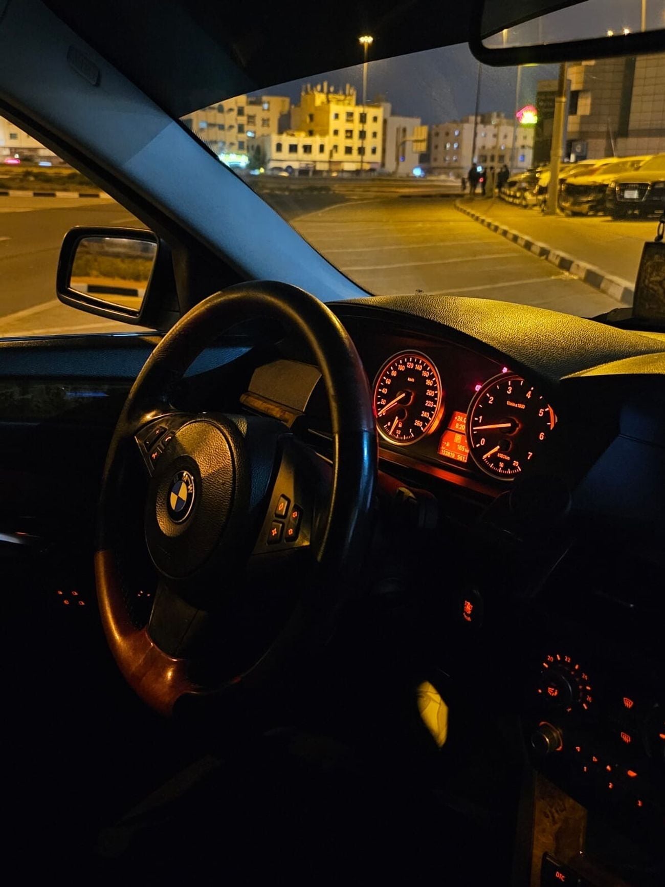 بي أم دبليو 523i