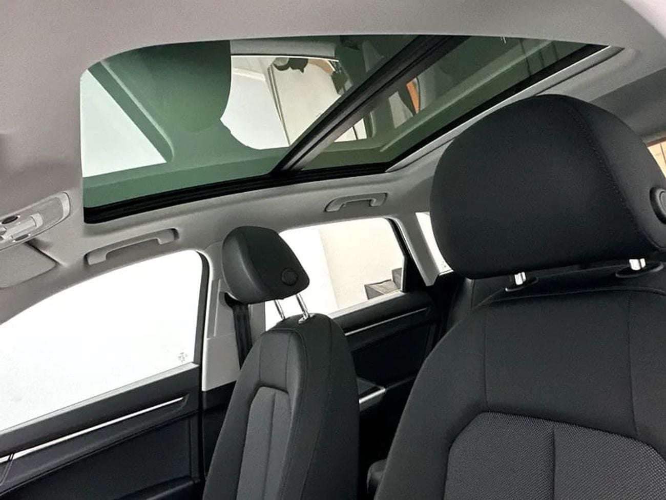 أودي Q3 35 TFSI Advanced 2.0L Advanced 35 TFSI 150hp (Ref# 27129)