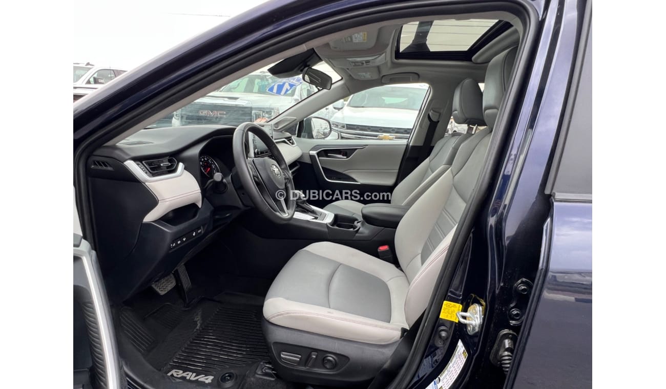 Toyota RAV4 XLE Rav4 2020 xle premium full option 4x4