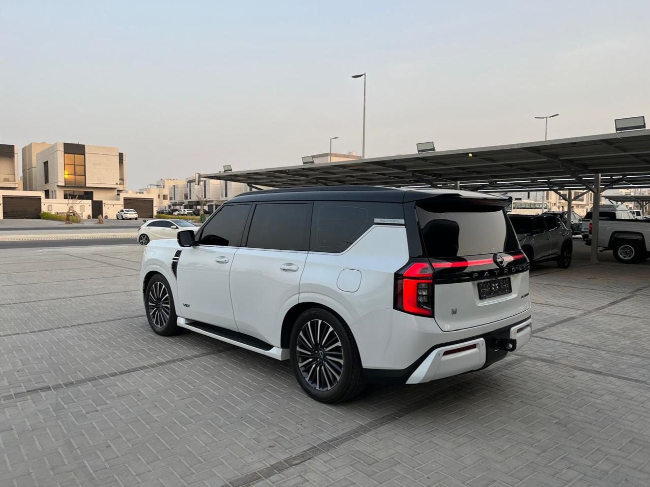 Nissan Patrol LE PLATINUM CITY TWIN-TURBO | CERTIFIED PRE-OWNED | AL MASOOD WARRANTY & SERVICE CONTRACT