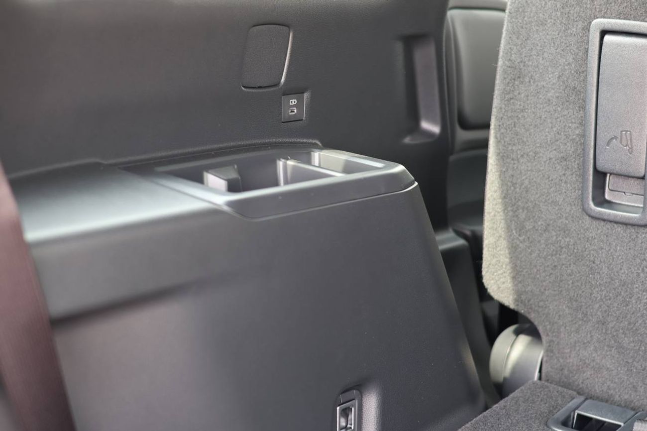 Toyota Prado 2.4L TURBO PTR A/T // 2025 // MID OPTION WITH COOL BOX , SUNROOF , CRUISE CONTROL // SPECIAL OFFER /