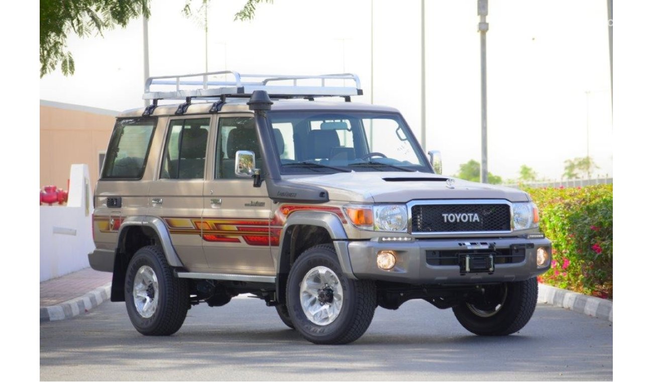 تويوتا لاند كروزر LX  DLX V8 4.5 TURBO DIESEL 4WD 6 SEAT MANUAL TRANSMISION WAGON