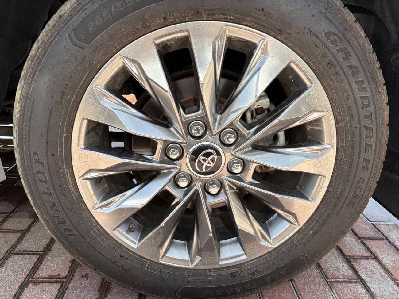 Toyota Land Cruiser VXR