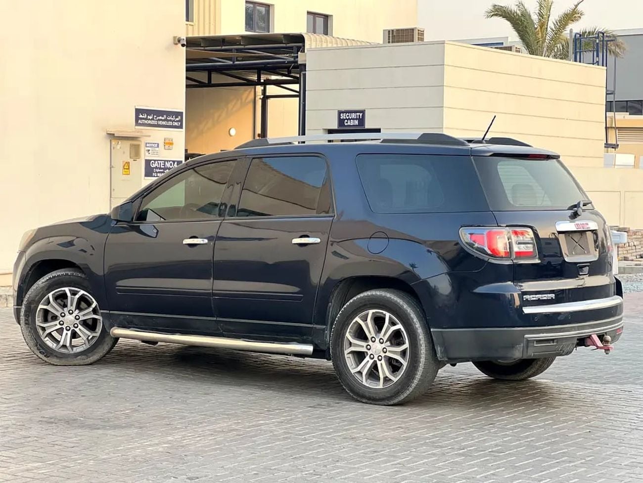 GMC Acadia SLE | GCC Specs | Well Maintained