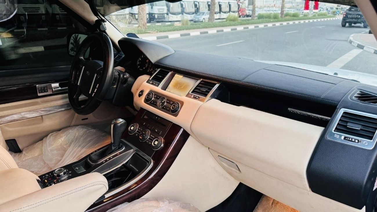 Land Rover Defender EXCELLENT CONDITION | SUNROOF | 2011 | LHD | 3.0L PETROL