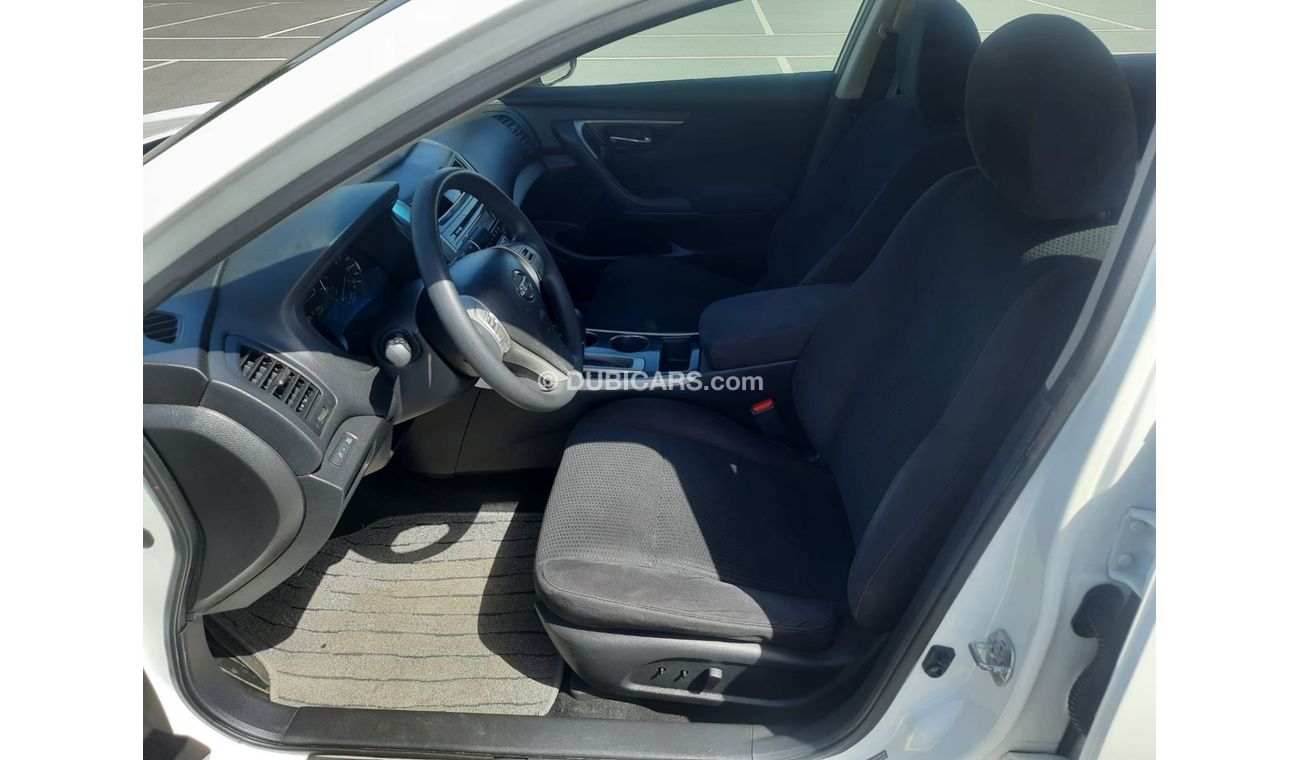 Nissan Altima SV Nissan altima 2015 full automatic accident free