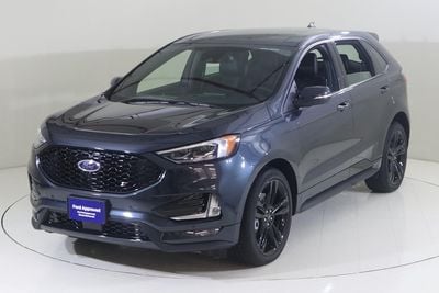Ford Edge ST SST422 / FEE Insurance + Registration/ AL TAYER MOTORS AL QOUZ SHOWROOM