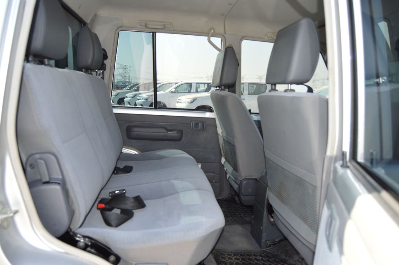 تويوتا لاند كروزر بيك آب Double cabin 4.5L, perfect inside and outside