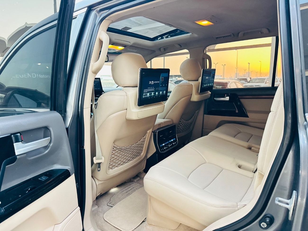 تويوتا لاند كروزر GXR 4.0L (271 HP) 4WD