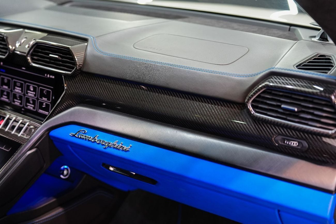 Lamborghini Urus Carbon Interior, Panoramic Roof, Two-Tone Interior, Lamborghini Warranty!!