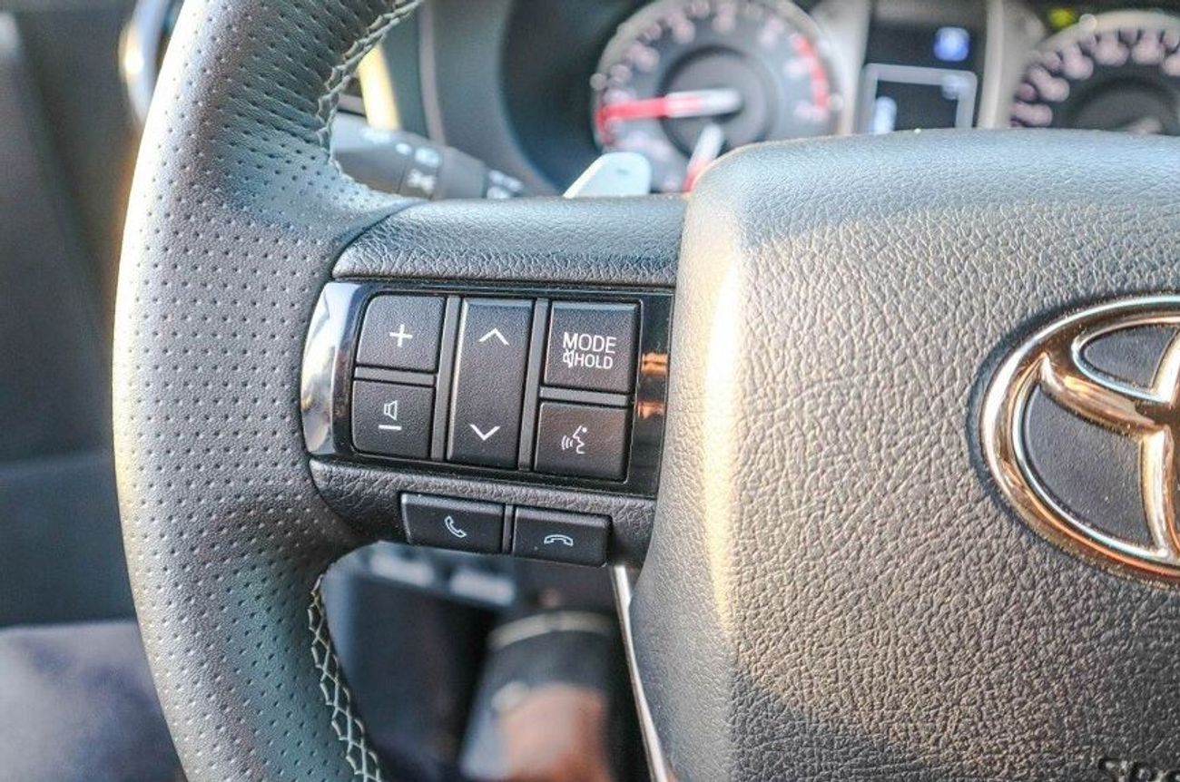 Toyota Hilux 4.0L GR PICKUP 4WD (PETROL)