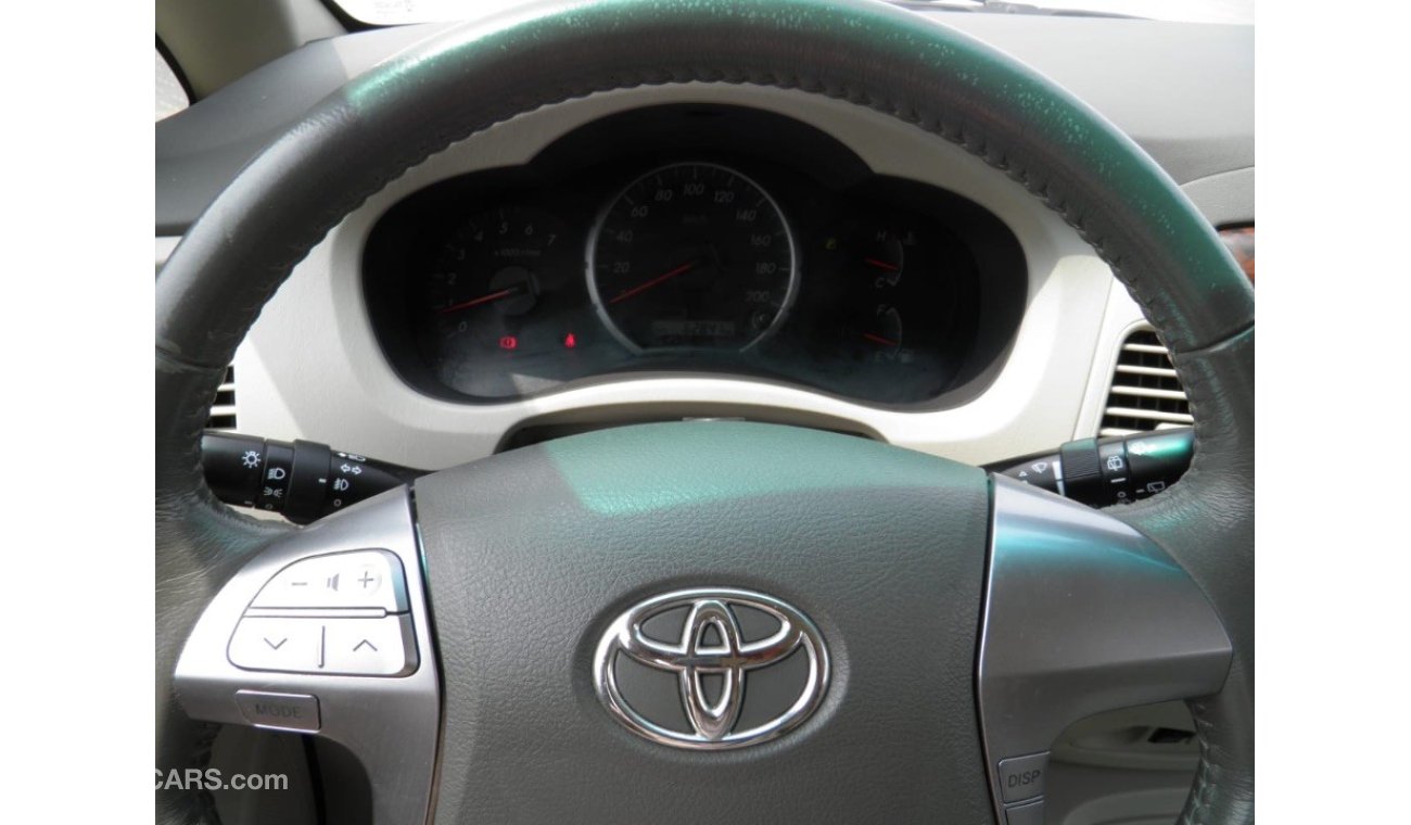 Toyota Innova 2015  SE+ ref #678