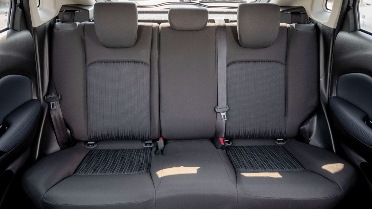 تويوتا ستارلت STD (LHD) TOYOTA STARLET 1.5P AT MY2023 - SILVER