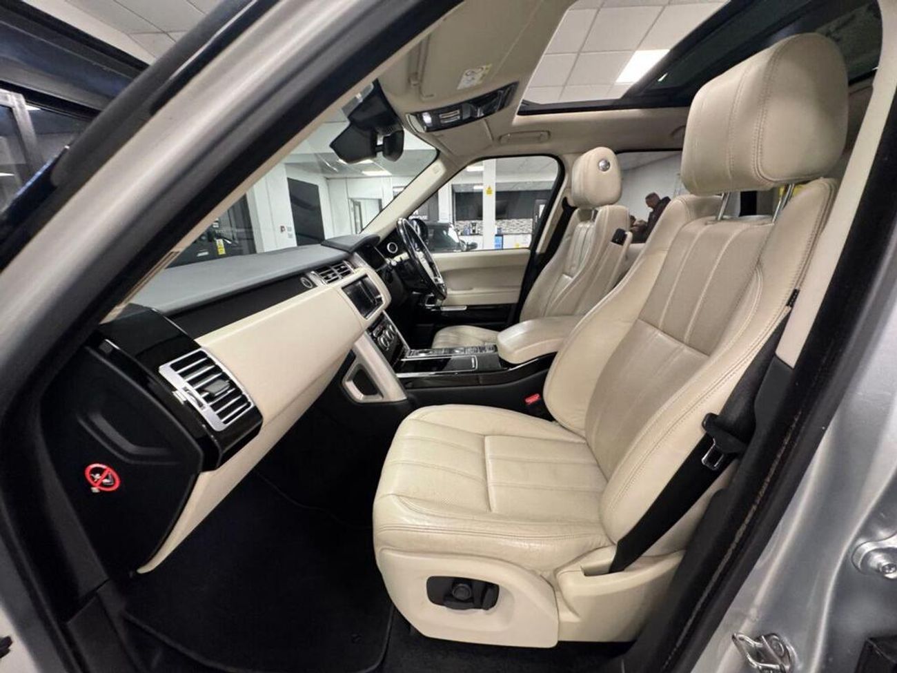 Land Rover Range Rover 3.0 DIESEL ENGINE | AWD | SUNROOF | ELECTRIC SEATS